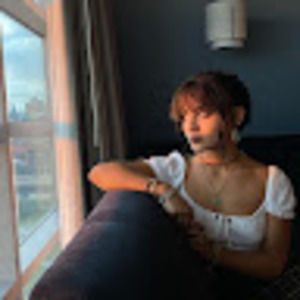 Meet your Posher, Olivia